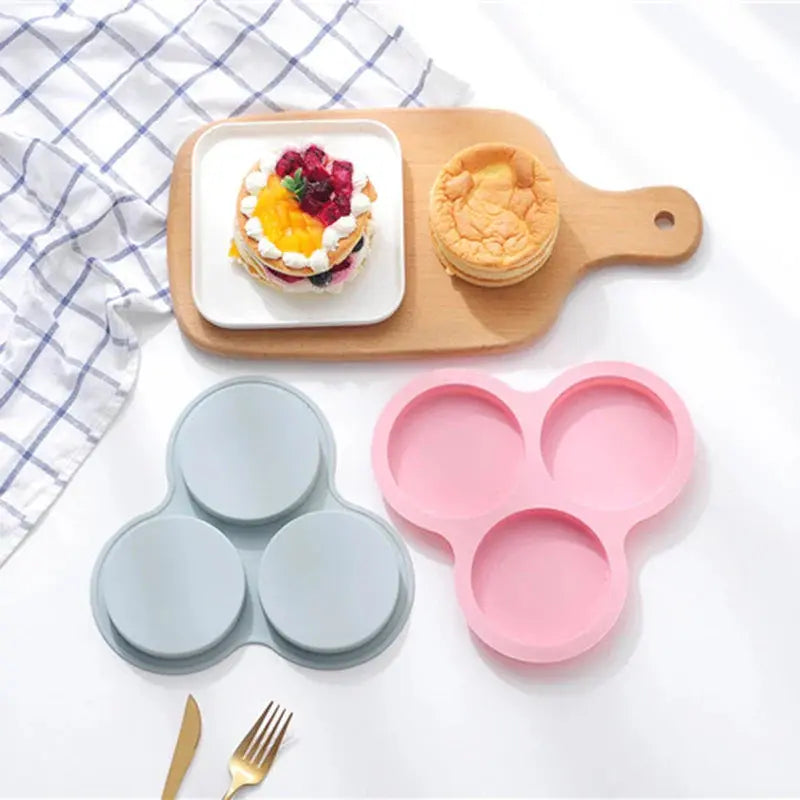 Reusable Air Fryer Egg Mold Non-Stick Air Fryer Baking Pan 3 Cavity Silicone Muffin Pans for Baking Hamburger Bun Pan
